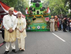 Promosikan Wisata dan Budaya, Dekranasda Langkat Ikuti  Parade Mobil Hias di Kota Solo