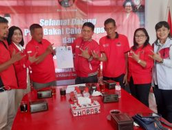 dr Poaradda Nababan SpB Mendaftar sebagai Balon Bupati ke DPC PDI Perjuangan Taput