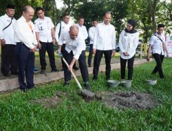 Pj Bupati Faisal Hasrimy Peletakan Batu Pertama Ruang Terbuka Hijau di 10 Kecamatan di Langkat
