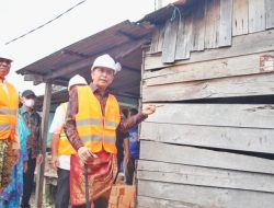 Pj Gubernur Fatoni  di Langkat Canangkan Gerakan Bedah Rumah Serentak se-Sumut