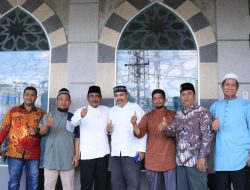 Wali Kota Sholat Jumat Berjamaah Sekaligus Serahkan Bantuan Dana Hibah di Masjid Taqwa Binjai