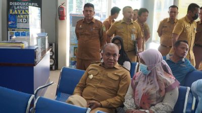 Pj Bupati Faisal Hasrimy Monitoring Pelayanan Publik di Langkat, Targetkan Kategori Nasional