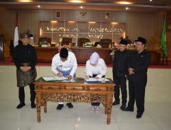 DPRD dan Pemkab Tandatangani Nota Kesepakatan KUA/PPAS R.APBD Langkat Tahun 2025