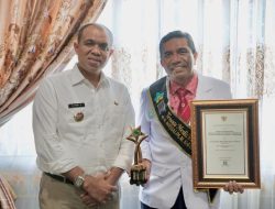 Melayani 16 Tahun Daerah Terpencil di Langkat dr Agus Salim Raih Penghargaan Dokter Teladan Nasional, Pj Bupati: Bukti Nyata Pengabdian Tanpa Batas