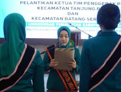 Ny Uke Retno Faisal Hasrimy Lantik 2 Ketua TP PKK Kecamatan, Dorong Percepatan Kesejahteraan Keluarga