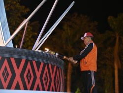 Ribuan Masyarakat Memadati Stadion Baharudin Siregar pada Malam Pembukaan PON XXI Aceh – Sumut