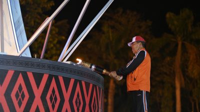 Ribuan Masyarakat Memadati Stadion Baharudin Siregar pada Malam Pembukaan PON XXI Aceh – Sumut