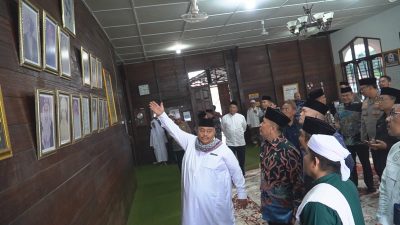 Pj Gubsu dan Pj Bupati Langkat Silaturahmi dan Ziarah ke Makam Syekh Abdul Wahab Rokan, Serahkan Bantuan untuk Masyarakat
