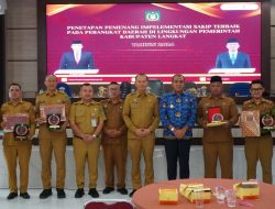 Pemkab Langkat Beri Penghargaan SAKIP dan Pelayanan Publik Terbaik, Pj Bupati: Dorong Peningkatan Kinerja dan Inovasi