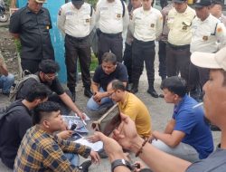 Pasca Ibu dan Anak Meninggal Tertimpa Tiang Listrik, Belasan Mahasiswa Demo Kantor PLN UP3 Binjai