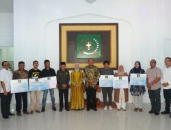 Bupati Langkat Serahkan Bantuan Rp120 Juta untuk Korban Kebakaran di Bahorok