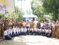 Bupati Langkat Serahkan Bus Sekolah Gratis di SMPN 3 Stabat