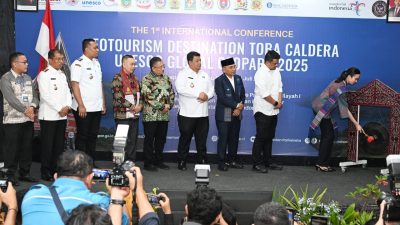 Menpar Buka Konferensi Destinasi Geowisata Kaldera Toba, Gubernur Sumut Ajak 7 Kepala Daerah Kelola Danau Toba