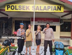Dua Turis Jerman Bermalam di Polsek Salapian dalam Perjalanannya Menuju Wisata Bukit Lawang