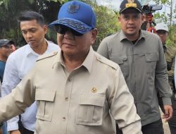Presiden Prabowo Tinjau Pengungsi Banjir di Langkat
