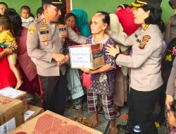 Polwan Polda Sumut Salurkan Bantuan Sosial kepada Korban Banjir di Pangkalanbrandan