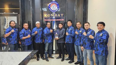 Ketua DPW KOMBAT Sumut, Ricky Anthony Serahkan SK Mandat KOMBAT Labuhan Batu, Palas dan Paluta