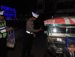 Hari Keenam Ramadan, Polres Langkat bersama Polsek dan Sat Polairud Gelar Sahur On The Road