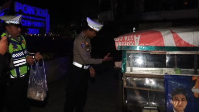 Hari Keenam Ramadan, Polres Langkat bersama Polsek dan Sat Polairud Gelar Sahur On The Road