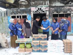 Pimpinan DPRD Sumut Ricky Anthony Bantu Korban Kebakaran di Sambirejo