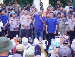 Bupati Langkat Syah Afandin Temui Massa Pengunjukrasa Korban Banjir Bandang, Siap Perjuangkan Bantuan Jaminan Hidup ke Pusat