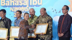 Bupati Langkat Syah Afandin Raih Penghargaan Revitalisasi Bahasa Daerah dari Kemendikdasmen