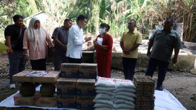 Rumah Warga Salapian Ludes Terbakar, Ricky Anthony Hadir Bawa Bantuan