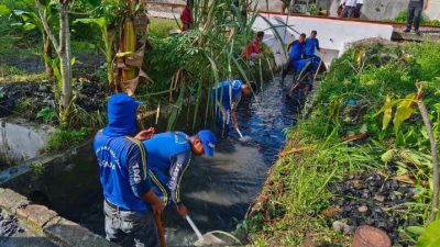 Sekda Binjai Pimpin Gerakan ASRI di 5 Kecamatan, Bersih Parit Cegah Banjir