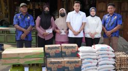 Dua Rumah Warga Hinai Langkat Ludes Terbakar, Ketua DPRD Sumut Ricky Anthony Salurkan Bantuan