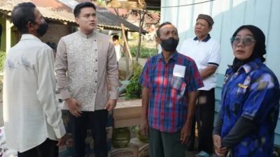Rumah Sunardi dan Misno di Langkat Terbakar, Pimpinan DPRD Sumut Ricky Anthony Ulurkan Bantuan
