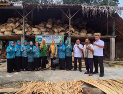 Tim Evaluasi UP2K TP PKK Sumut Tinjau Pabrik Tahu dan Perajin Bambu di Binjai