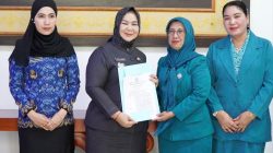 Tiorita Serahkan SK Plt. Ketua TP PKK Langkat, Dorong Program Pemberdayaan Keluarga
