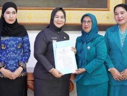 Tiorita Serahkan SK Plt. Ketua TP PKK Langkat, Dorong Program Pemberdayaan Keluarga