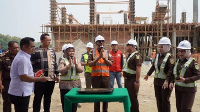 Plt.Bupati Tiorita Dampingi Kajati Sumut Letakkan Batu Pertama Pembangunan Rupbasan Langkat
